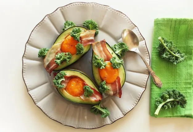 Avocado Bea featuring fresh slices and golden croquetas.