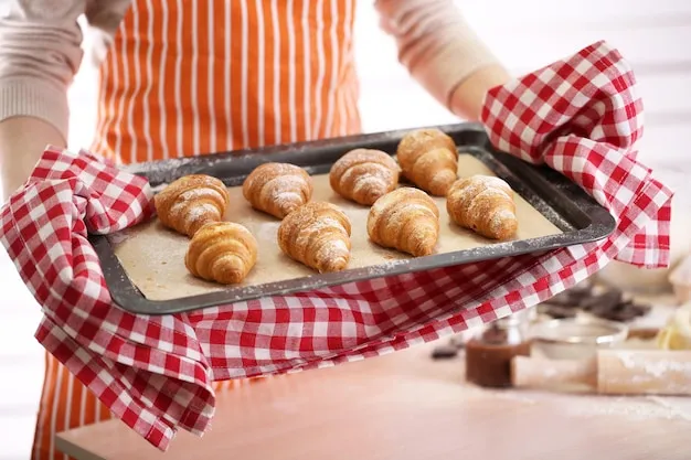 Bollo suizo con cobertura de azúcar brillante.