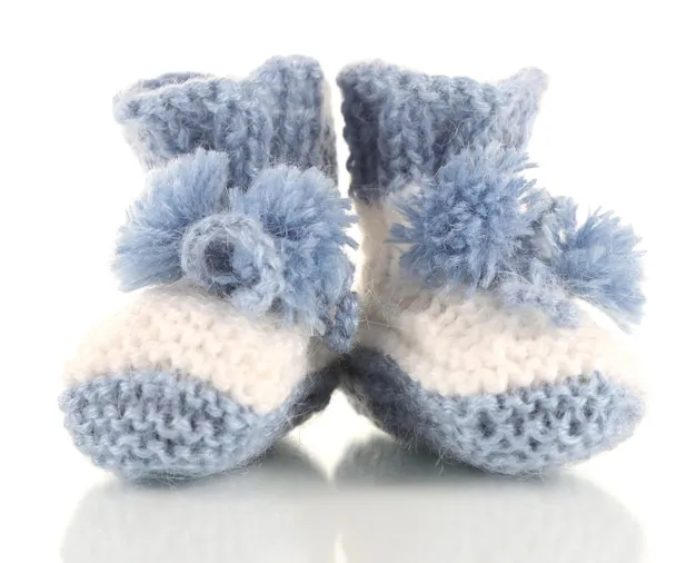 Botines abrigados para bebés en invierno.