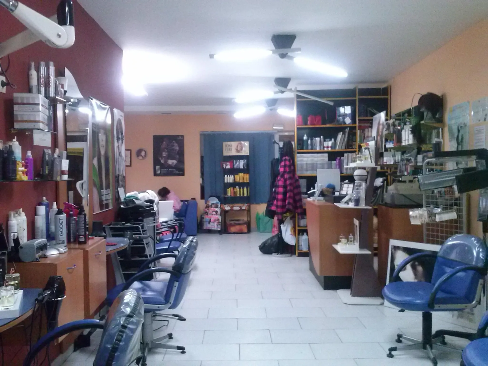 Interior de Peluquería BUCLES.