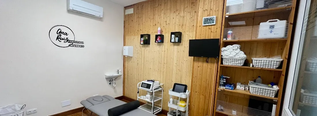 Imagen del interior de la consulta de fisioterapia de Ana Ruiz.