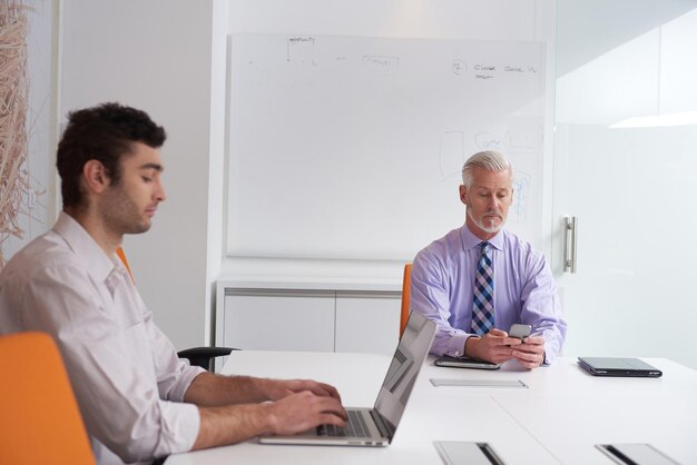 Capacitación y supervisión para analistas RBT.