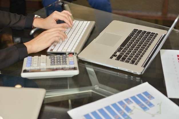 Software de gestión de impuestos en uso por profesional.