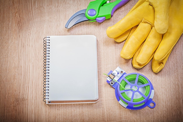 Illustration of quarterly driveway maintenance service plan