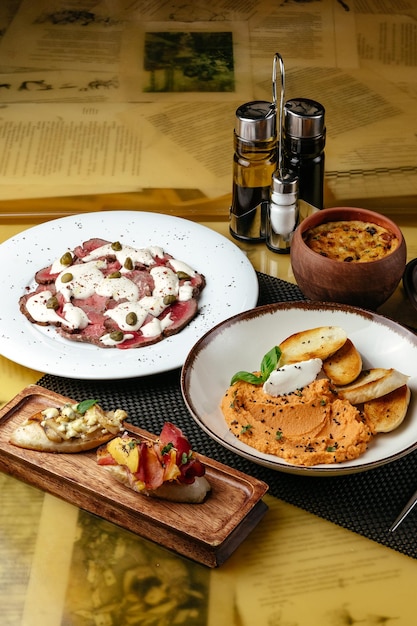 Plato contundente de comida valenciana.