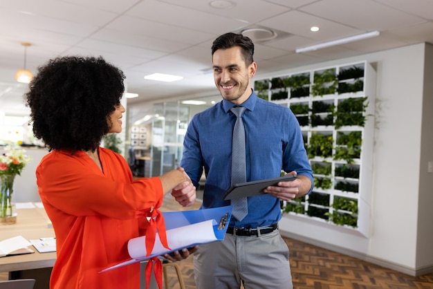 Unternehmensgründungsdokumente in Paraguay.