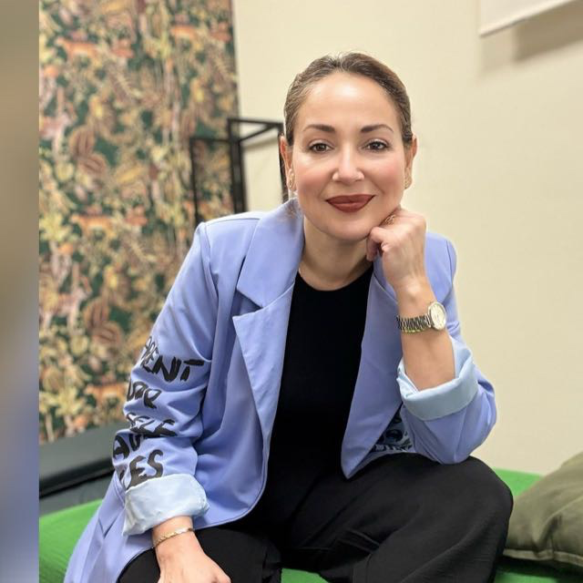 Vivian De La Paz, tu experta en cuidado capilar en Essència By Vivian De La Paz