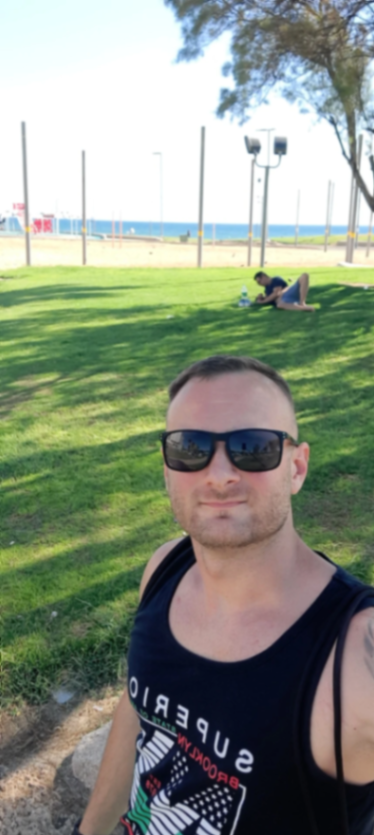 Veisz Dániel, passionate adventure travel blogger and trip planner.