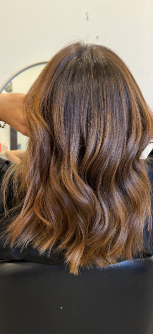 Balayage brasileño luminoso y degradado