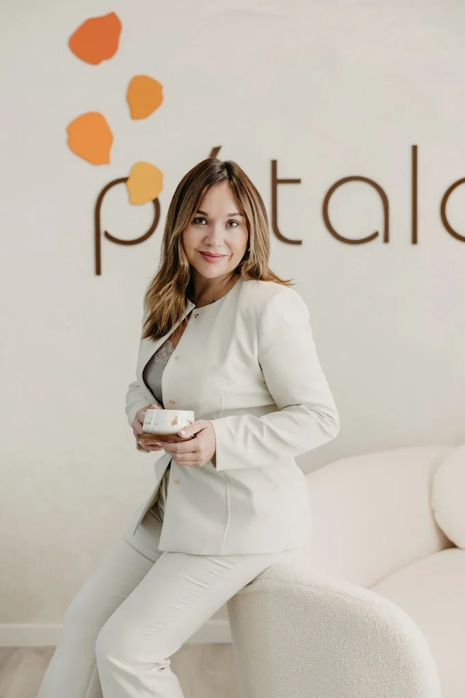 Amparo Claramunt - Pétalos Puçol